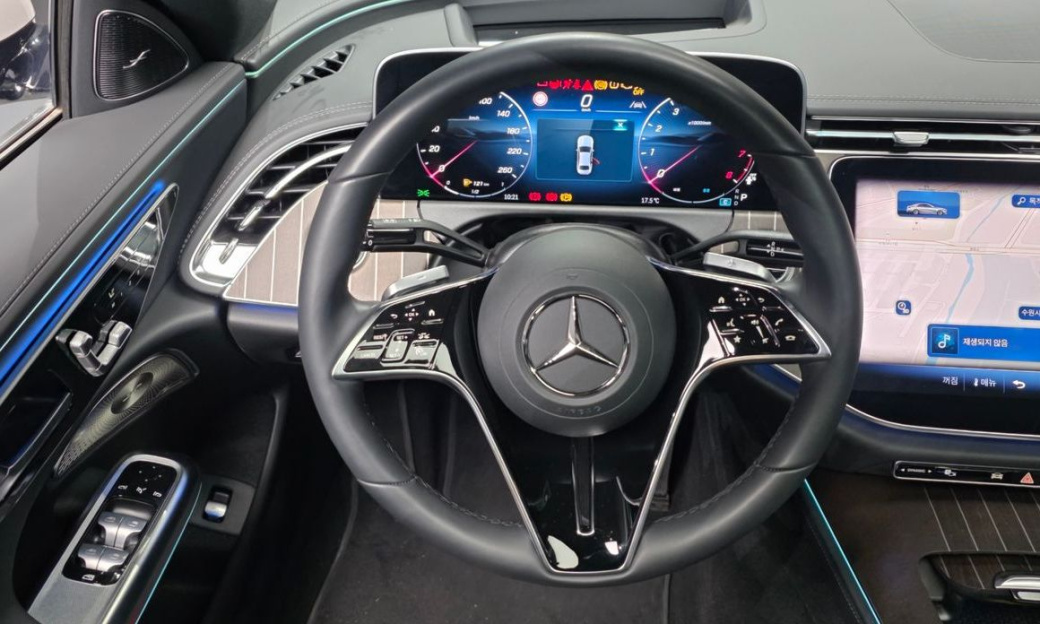 Mercedes-Benz E-Class E300 4MATIC Exclusive, 2025