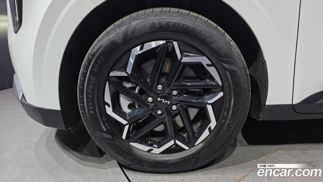 Kia Carnival 9-Seater Prestige, 2025