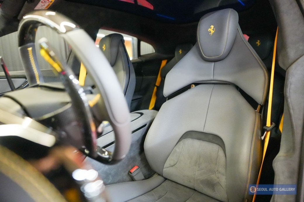 Ferrari Purosangue 6.5 V12, 2025