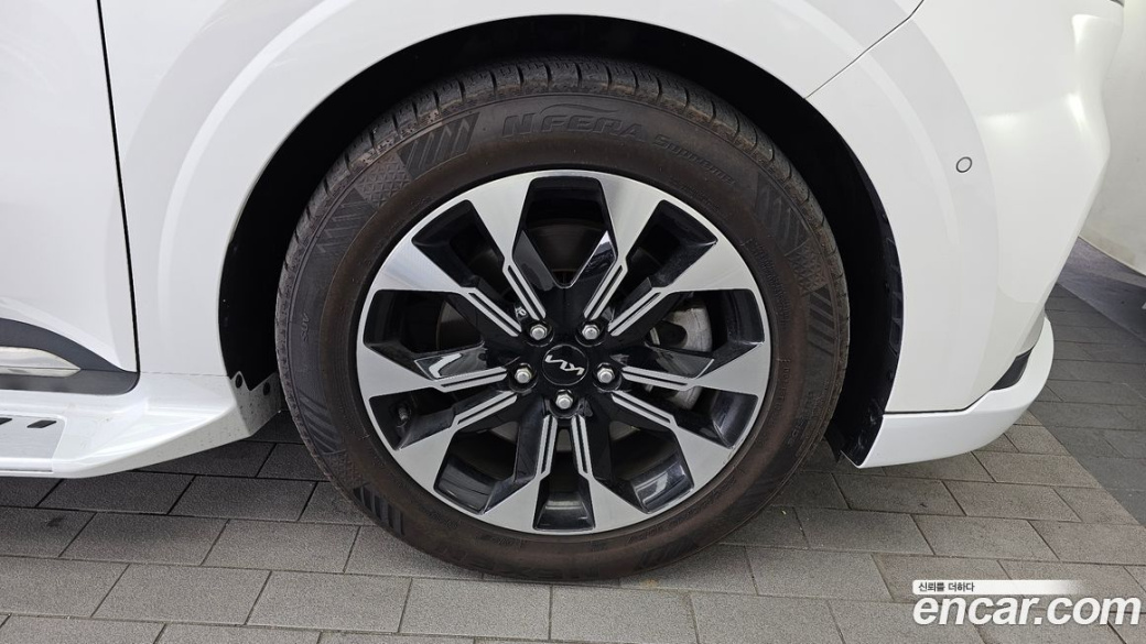 Kia Carnival 9-Seater Hi-Limousine, 2022
