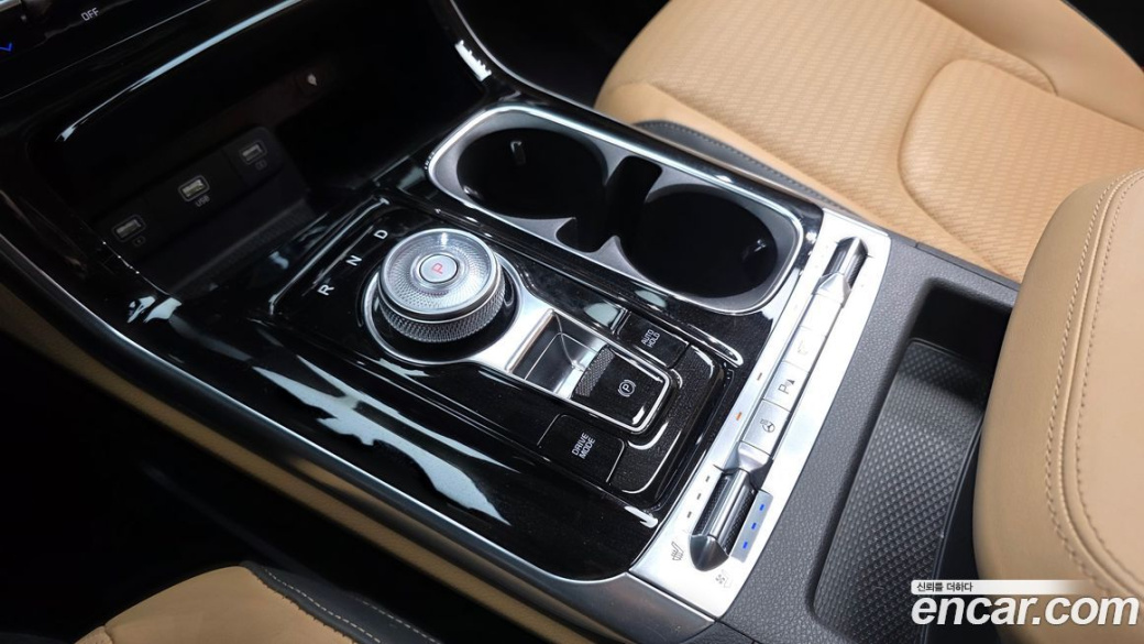 Kia Carnival 9-Seater Signature, 2023