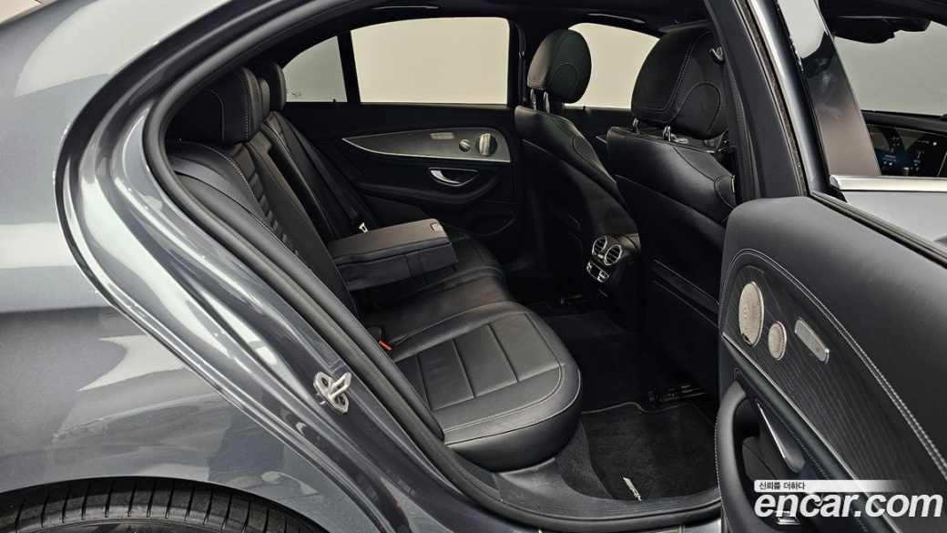 Mercedes-Benz E-Class E350 4MATIC AMG Line, 2022