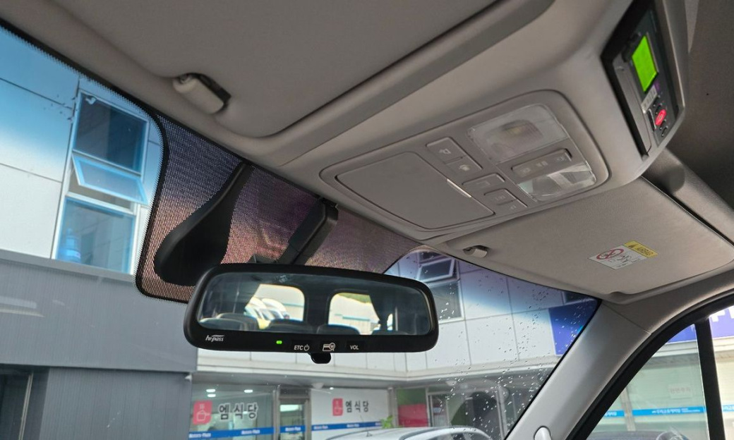 Hyundai Solati 16-seater, 2024