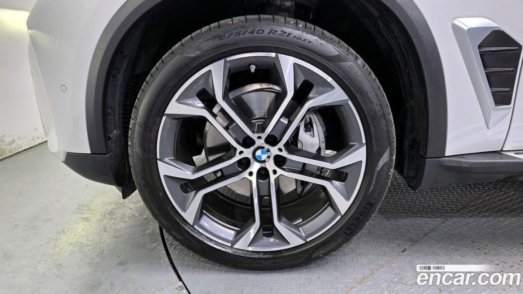 BMW X5 xDrive 40i xLine, 2025