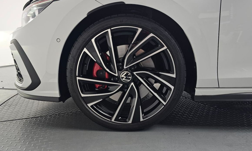 Volkswagen Golf 2.0 GTI, 2024