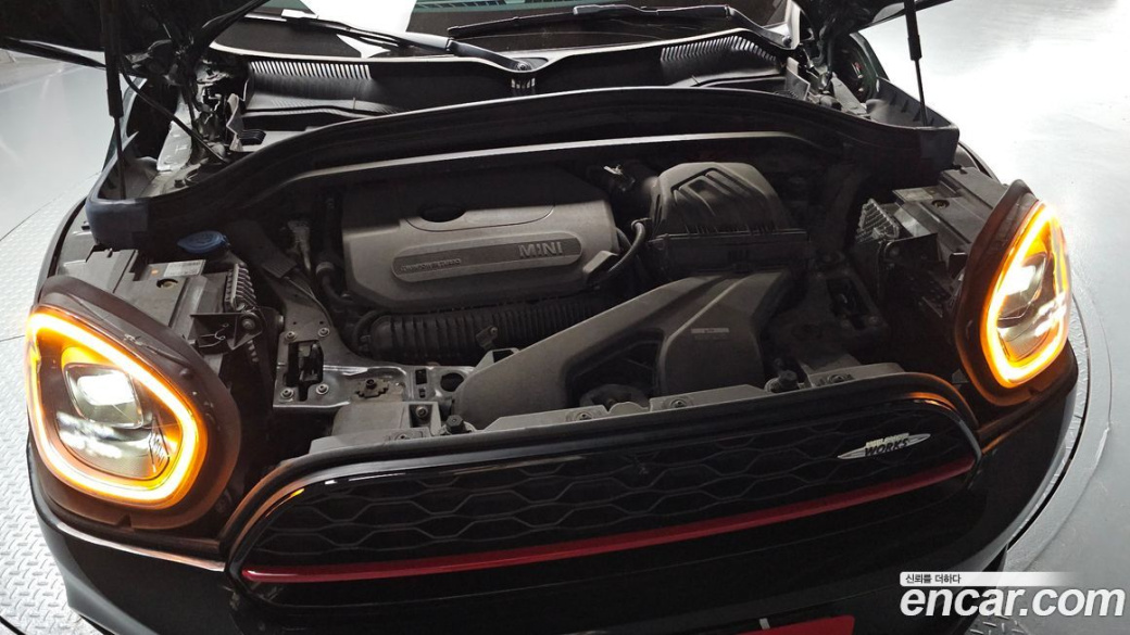 Mini Countryman JCW Launch Pack, 2023