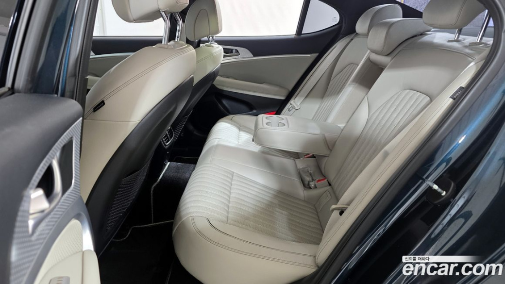 Genesis G70 Gasoline 2.0T 2WD, 2021