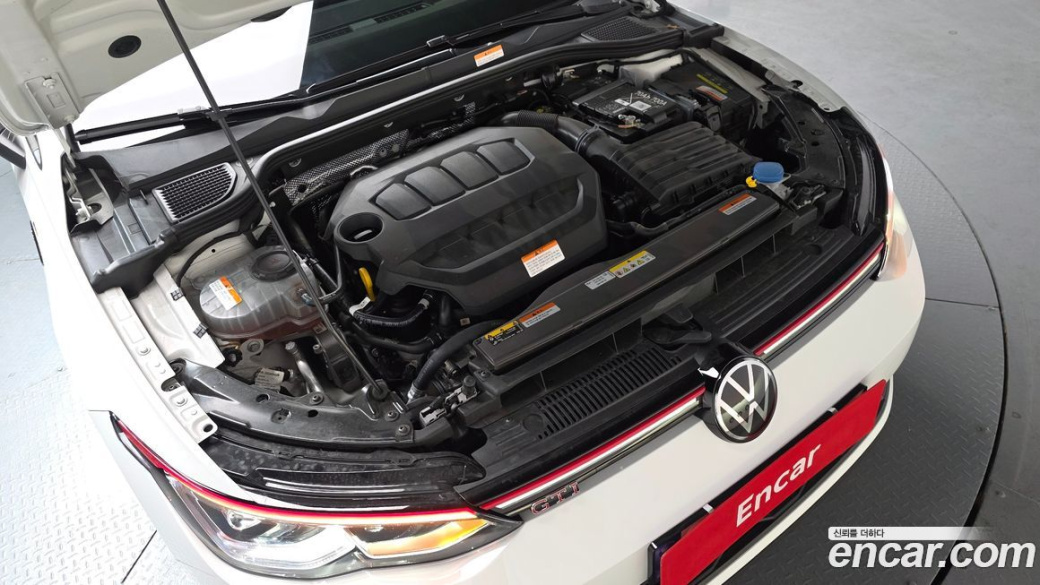 Volkswagen Golf 2.0 GTI, 2024