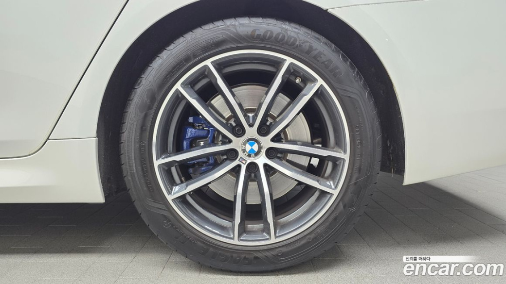 BMW 5-Series 520i M Sport, 2023