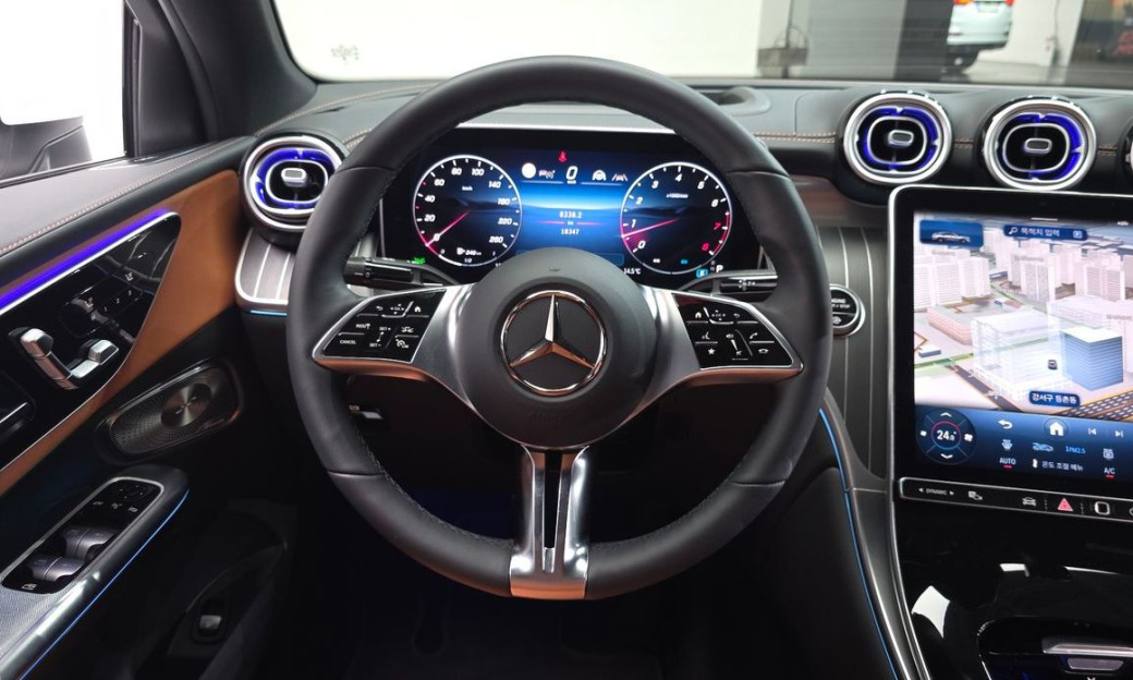 Mercedes-Benz GLC-Class GLC300 4MATIC Avnatgarde Coupe, 2025