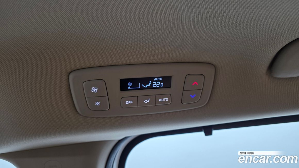 Kia Carnival 9-Seater Signature, 2023