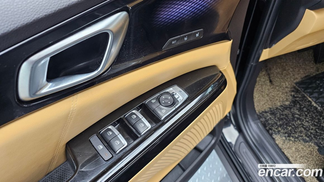 Kia Carnival 9-Seater Signature, 2023