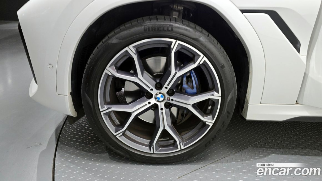 BMW X6 xDrive40i M Sport, 2022