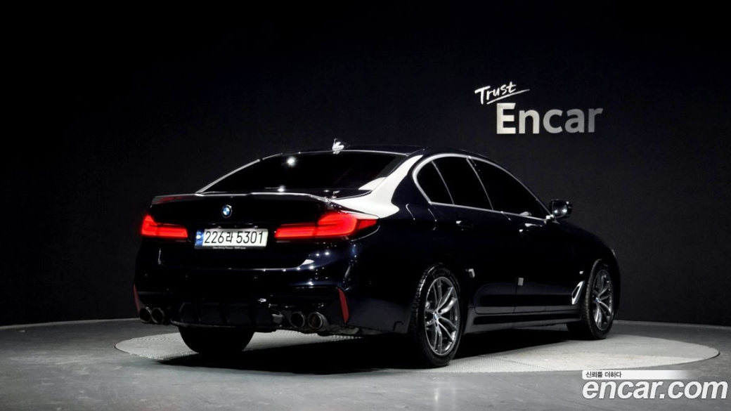 BMW 5-Series 520i M Sport, 2023