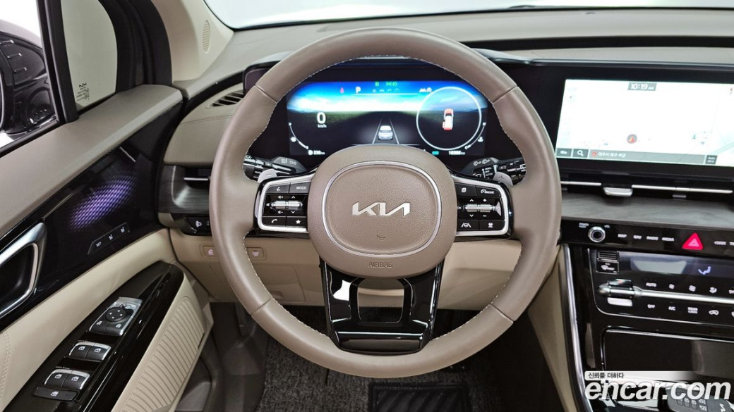 Kia Carnival 7-Seater Signature, 2023