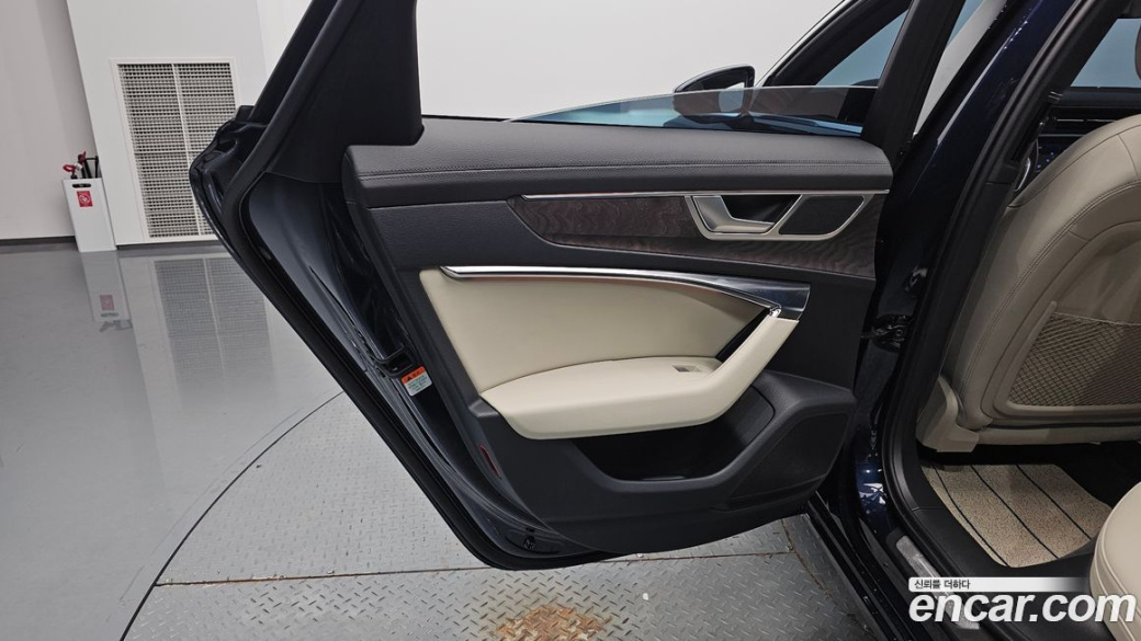 Audi A6 45 TFSI Premium, 2023