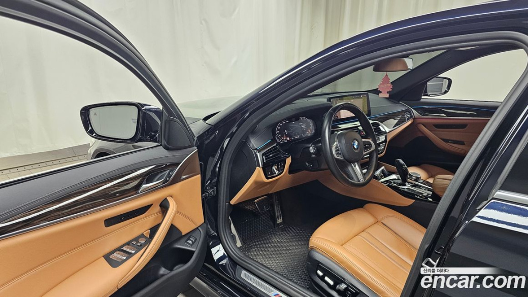 BMW 5-Series 520i M Sport, 2022