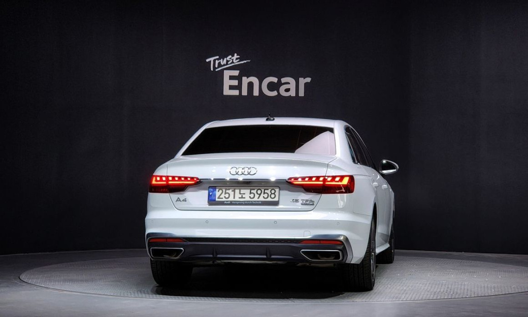 Audi A4 45 TFSI Quattro Premium, 2021