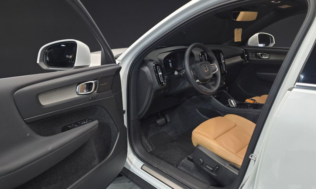 Volvo XC40 B4 Inscription, 2022