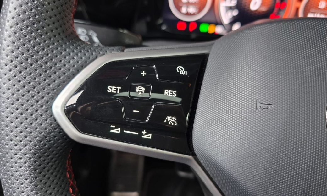 Volkswagen Golf 2.0 GTI, 2024