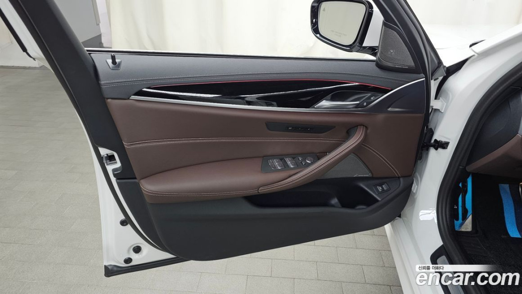BMW 5-Series 530i M Sport Package, 2023