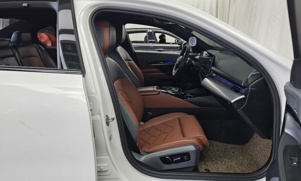 BMW 5-Series 530i xDrive M Sport, 2024