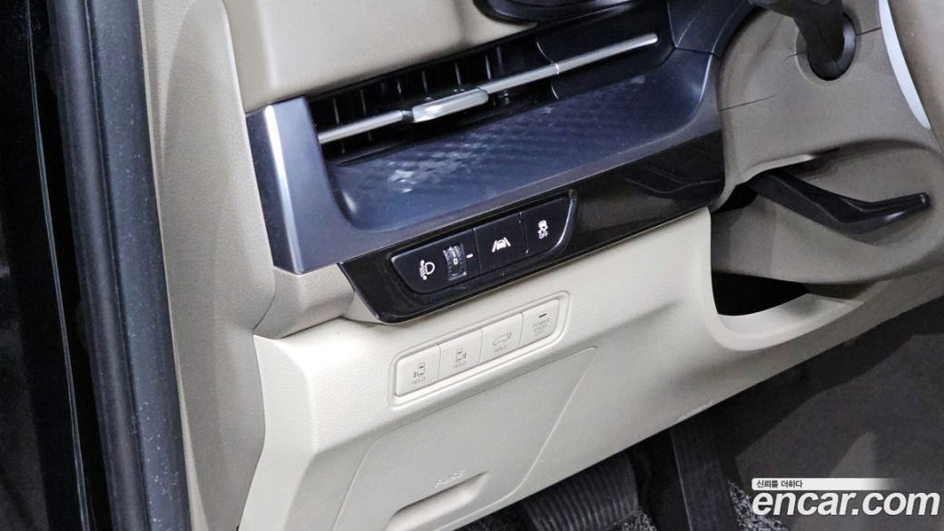 Kia Carnival 9-Seater Hi-Limousine, 2022