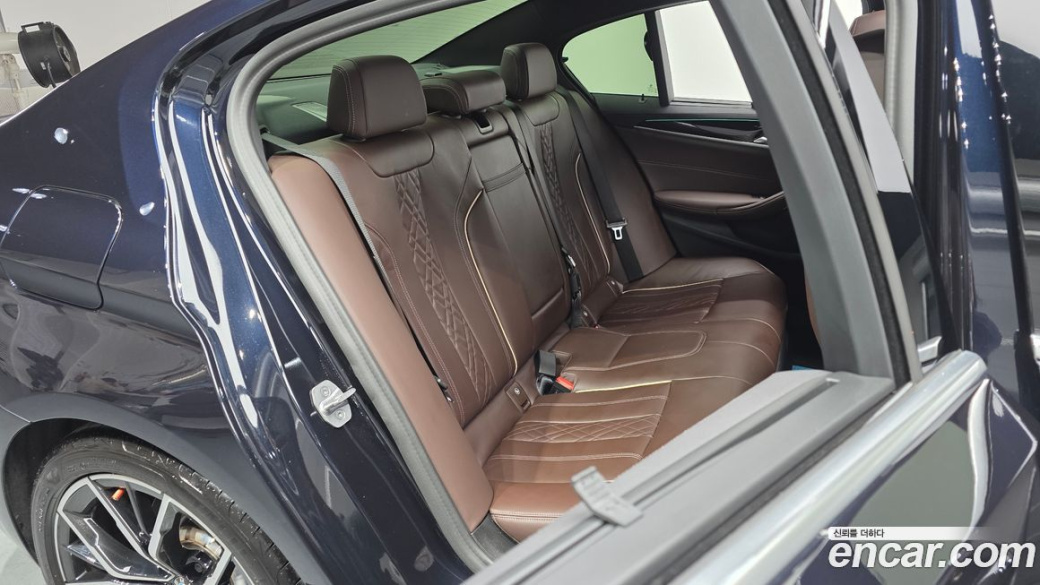 BMW 5-Series 530i M Sport Package, 2023