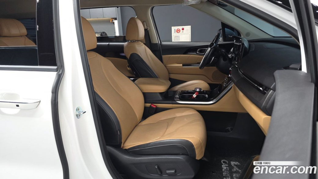 Kia Carnival 7-Seater Signature, 2022