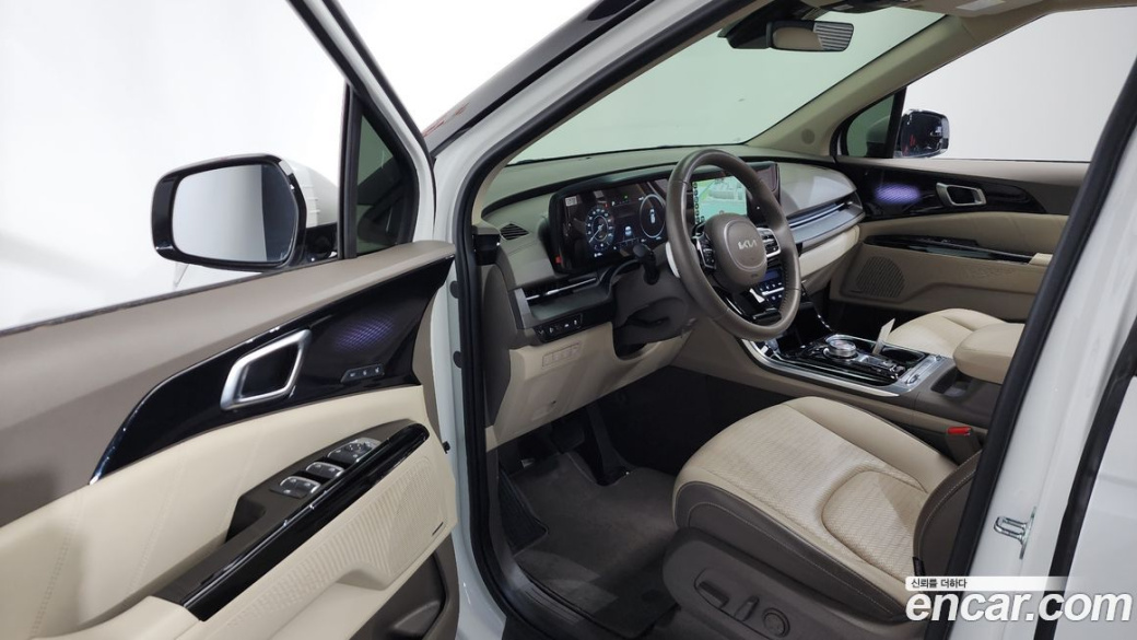 Kia Carnival 9-Seater Signature, 2023