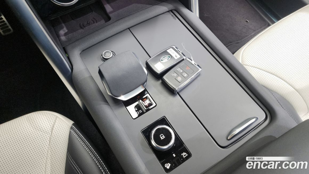 Land Rover Discovery P360 R-Dynamic SE, 2022