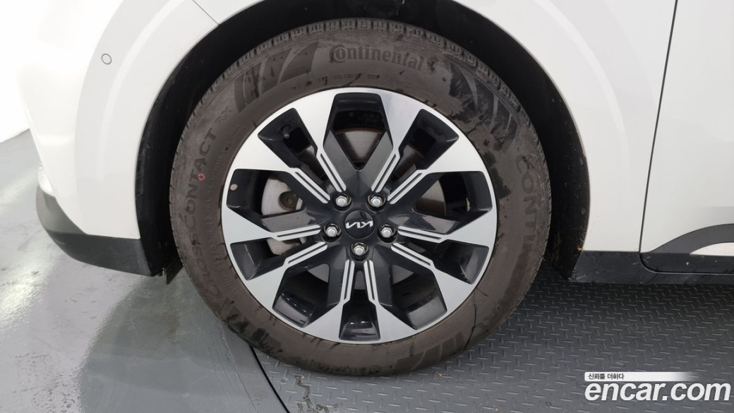 Kia Carnival 7-Seater Signature, 2023