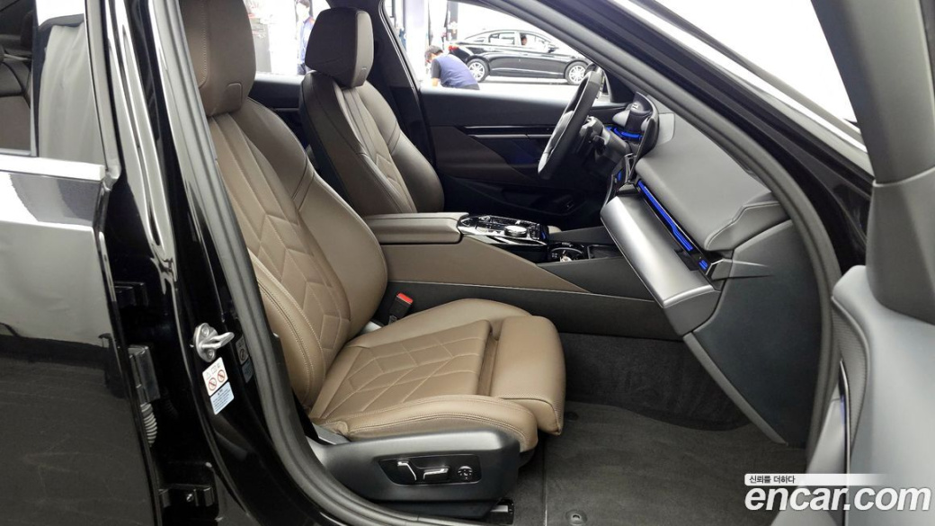 BMW 5-Series 523d, 2024