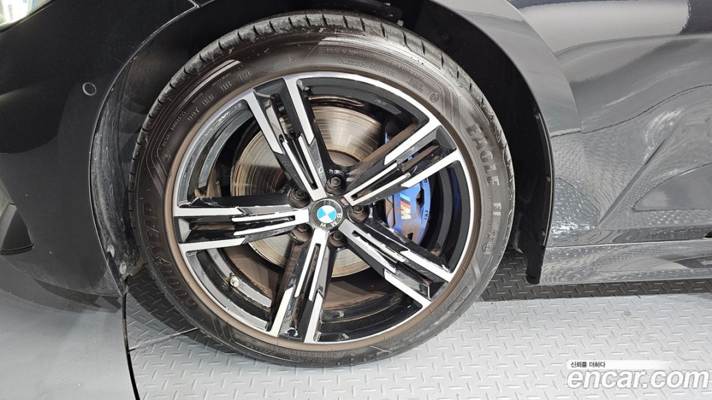 BMW 3-Series 320i M Sport, 2024