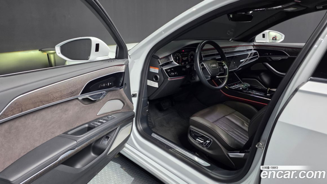 Audi A8 55 TFSI Quattro Premium LWB, 2023