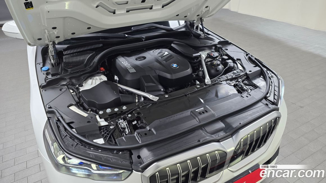 BMW 5-Series 520i, 2024