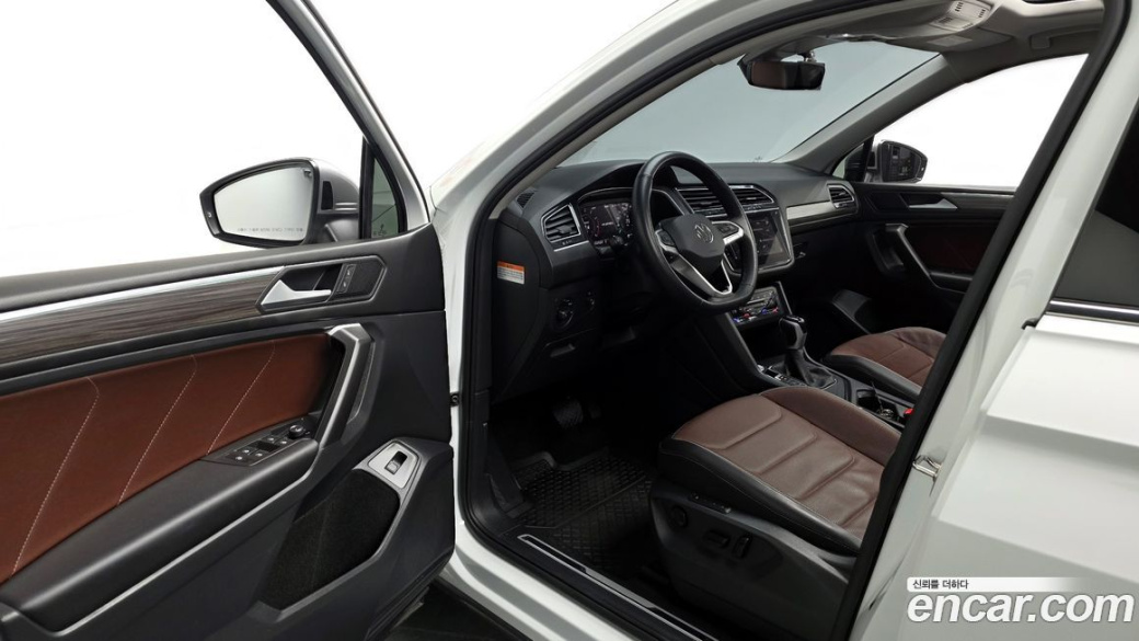 Volkswagen Tiguan 2.0 TSI Prestige, 2024