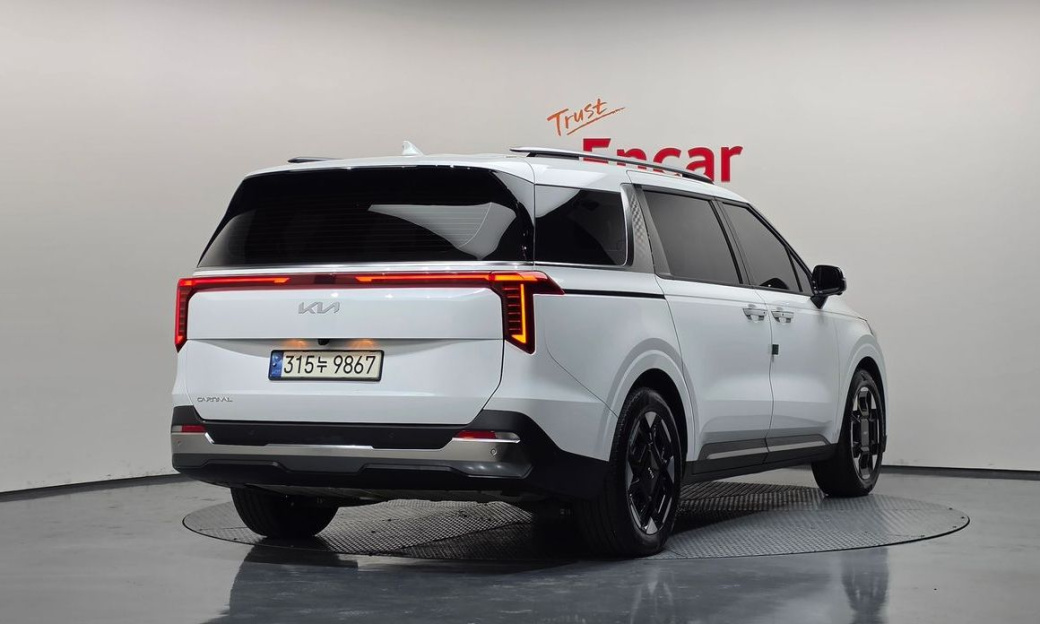 Kia Carnival 7-Seater Signature, 2024
