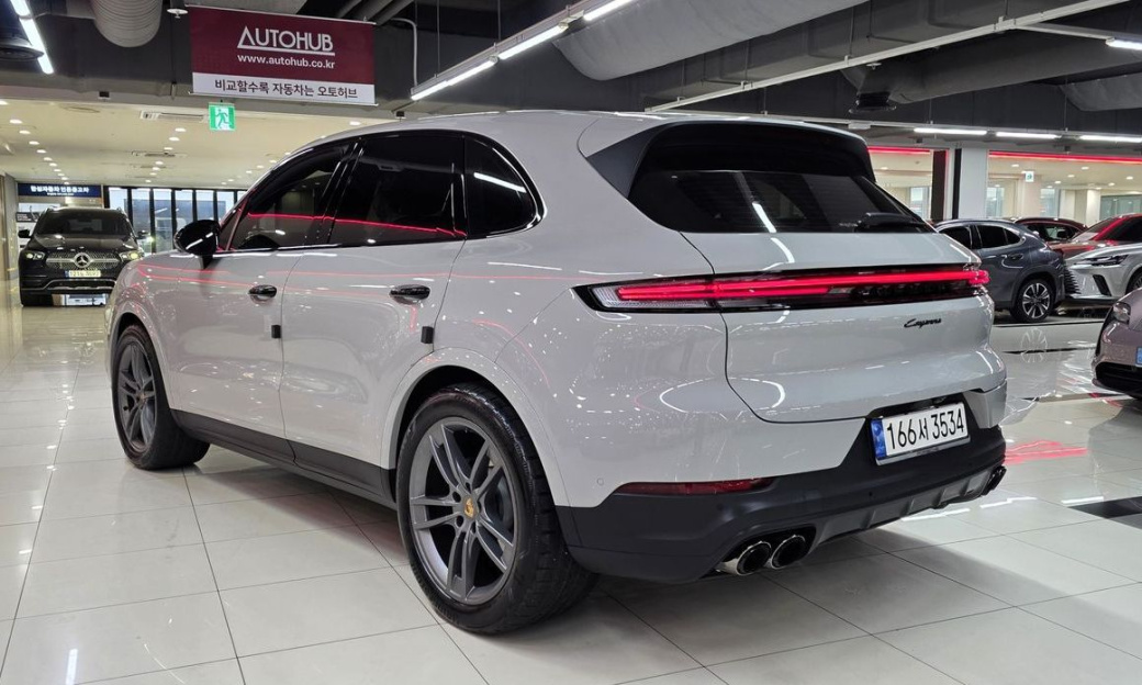 Porsche Cayenne 3.0, 2024
