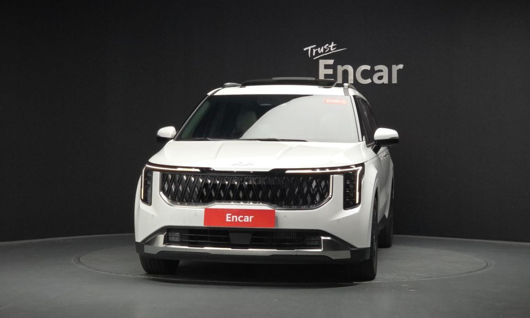 Kia Carnival 9-Seater Signature, 2024