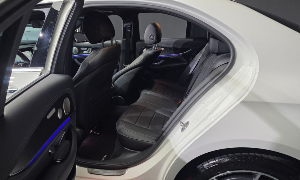 Mercedes-Benz E-Class E220d 4MATIC AMG Line, 2022