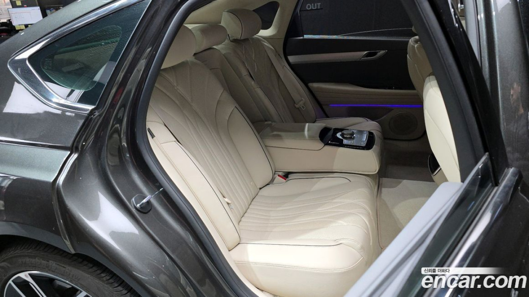 Genesis G80 Gasoline 2.5 Turbo AWD, 2025
