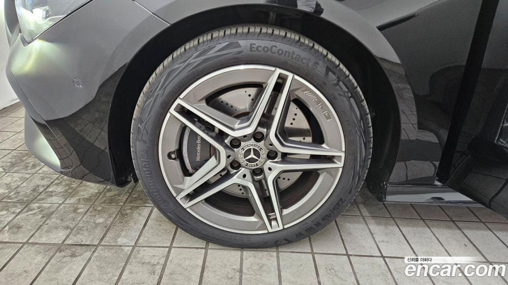 Mercedes-Benz CLA-Class CLA250 4MATIC, 2025