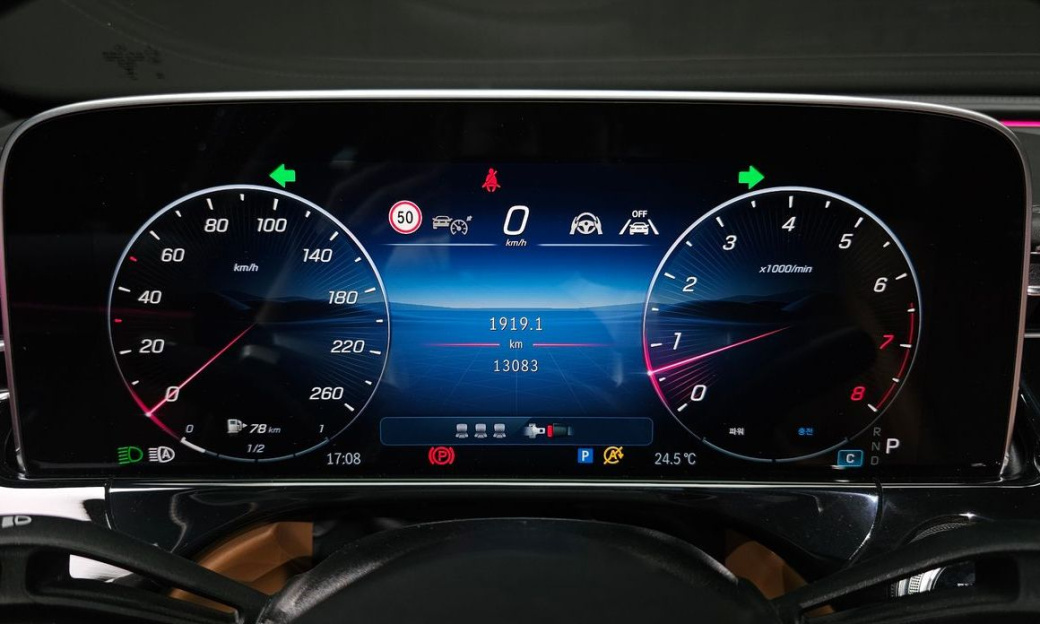 Mercedes-Benz E-Class E300 4MATIC AMG Line, 2024