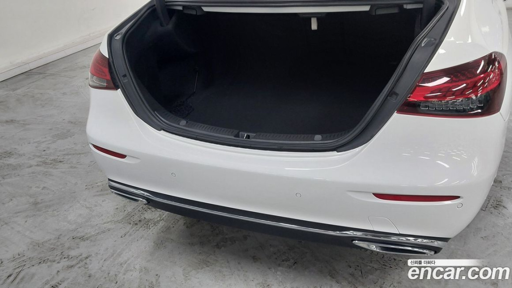 Mercedes-Benz E-Class E220d 4MATIC Exclusive, 2022