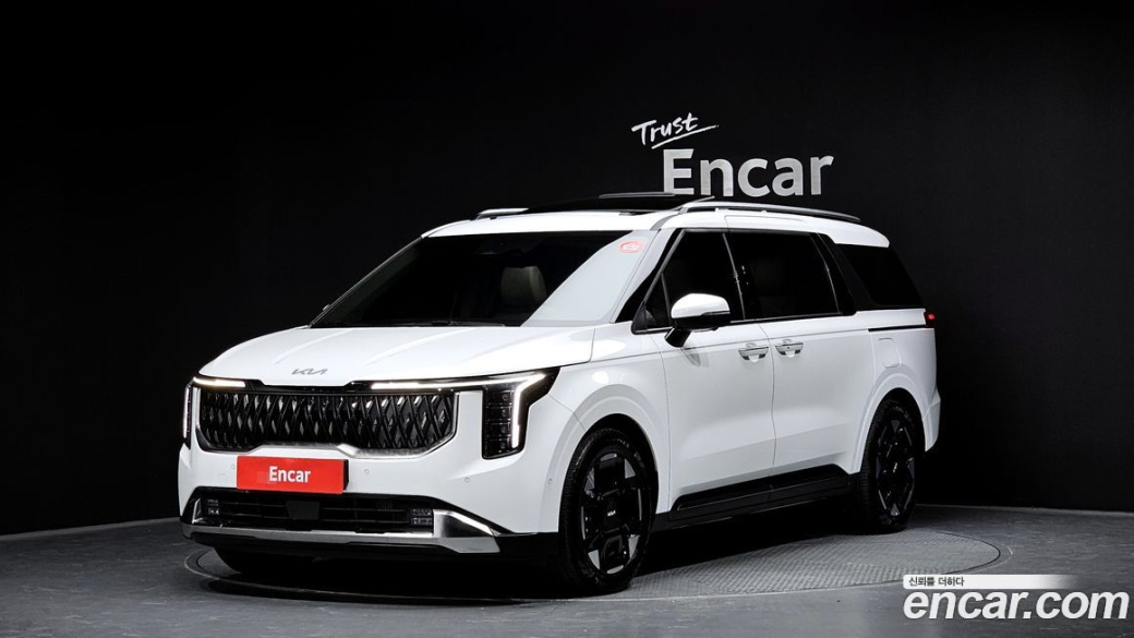 Kia Carnival 7-Seater Signature, 2024