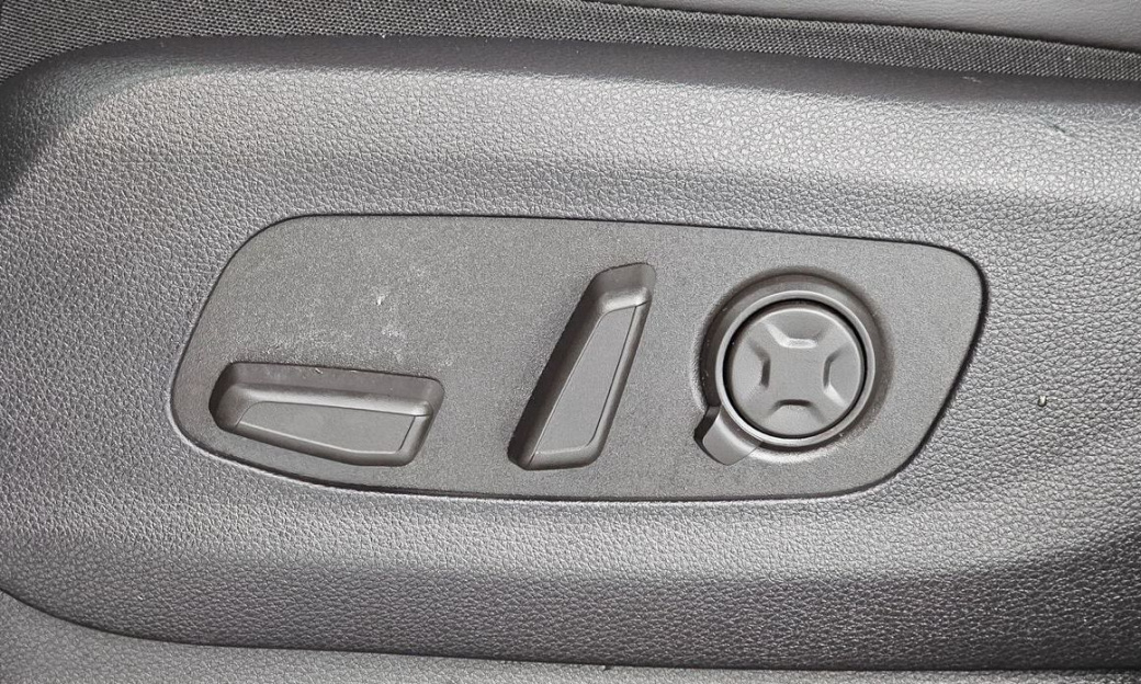 Kia Carnival 9-Seater Gravity, 2025