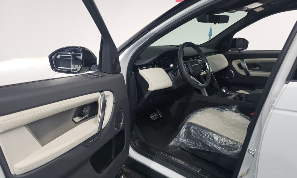 Land Rover Discovery Sport P250 Dynamic SE, 2024