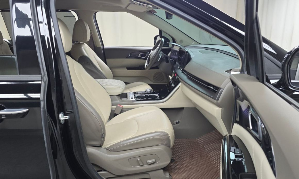 Kia Carnival 9-Seater Signature, 2023