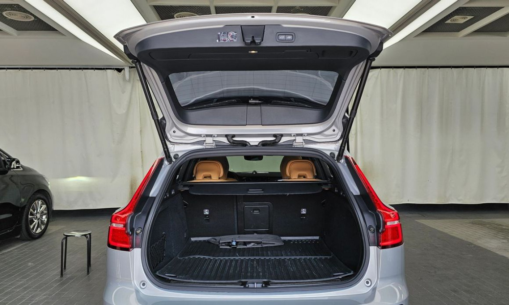 Volvo V60 B5 Ultimate AWD, 2024